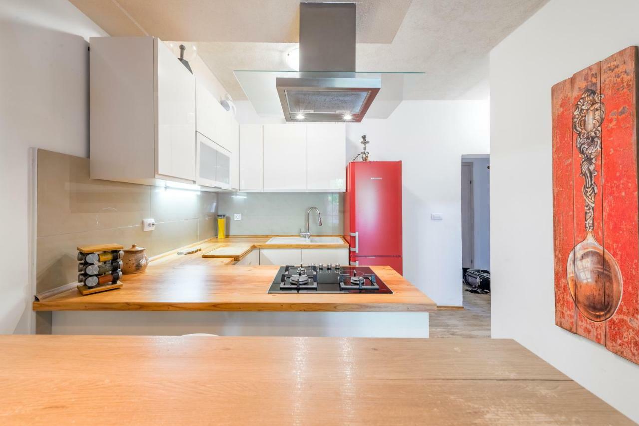 Alena Luxury Apartment With Jacuzzi Split Exteriér fotografie