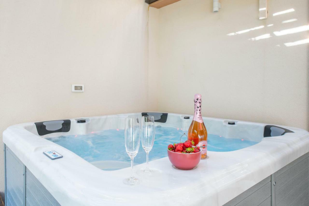 Alena Luxury Apartment With Jacuzzi Split Exteriér fotografie